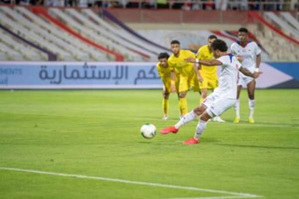 من مباراة الشارقة والوصل