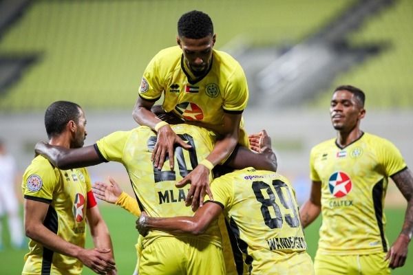 لاعبو اتحاد كلباء