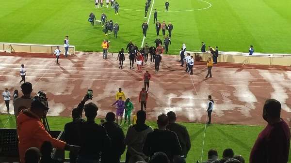 من محادثة الشناوي وأونيانجو