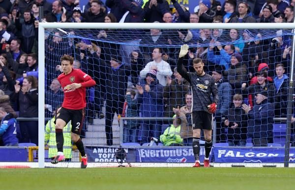 دي خيا يعتذر بعد الهدف