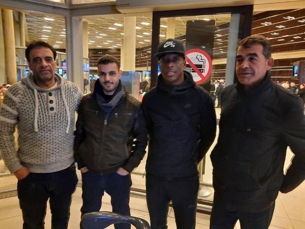 من استقبال المحترف الهولندي