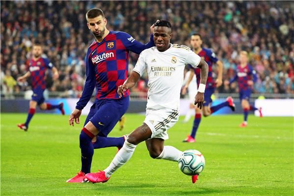 بيكيه أمام الريال