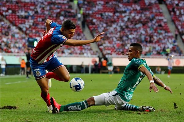 لقطة من مباراة ليون مع تشيفاس جوادالاخارا