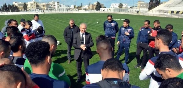 شرف الدين مع اللاعبين