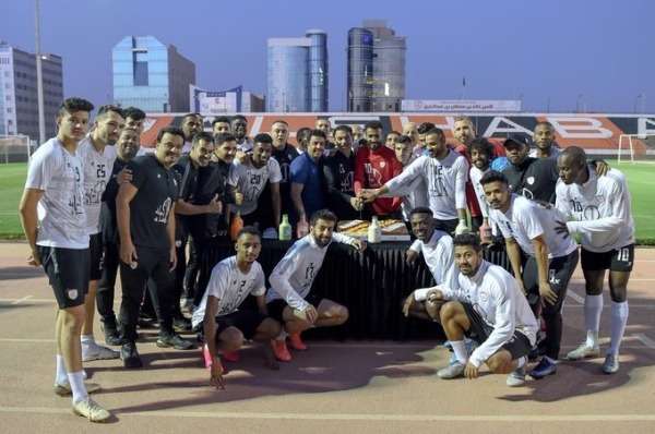 لاعبو الشباب 