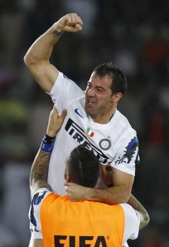 2010-12-15t180131z_01_abd10r_rtridsp_3_soccer-club_reuters