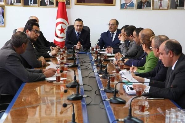 من الاجتماع