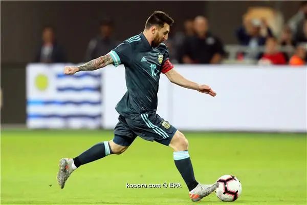 ?i=epa%2fsoccer%2f2019-11%2f2019-11-18%2f2019-11-18-08007120_epa