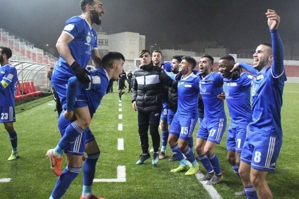 محمد أبو ميالة يرفع زميله 