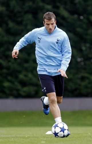 2010-11-01t141114z_01_edy08_rtridsp_3_soccer-england-champions_reuters