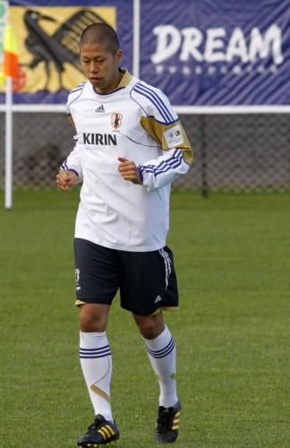 2010-06-16t134917z_01_toh701_rtridsp_3_soccer-world_reuters