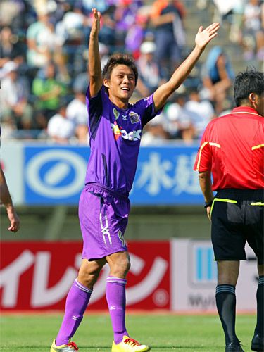 تاداناري لي