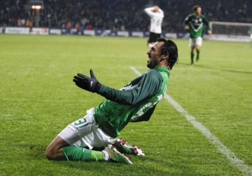 2010-11-28t161805z_01_cha113_rtridsp_3_soccer-germany_reuters