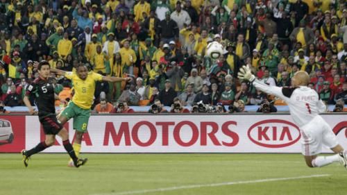 2010-06-11t152614z_01_wcp566_rtridsp_3_soccer-world_reuters