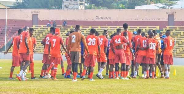 لاعبو حوريا الغيني