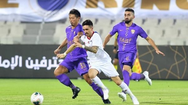 مباراة سابقة بين الشارقة والعين