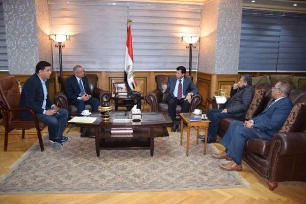 من لقاء الوزير مع هيئة ستاد القاهرة