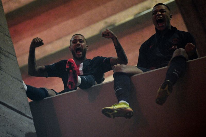 احتفال نيمار ومبابي