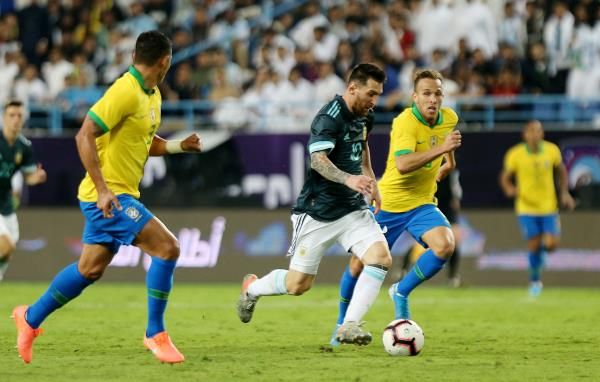 من مباراة سابقة بين البرازيل والأرجنتين