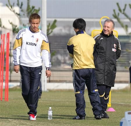 تواجد كيسوكي هوندا في تدريبات اليوم الأول