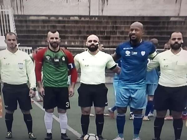 قائدا بلاطة والمكبر قبل انطلاق اللقاء