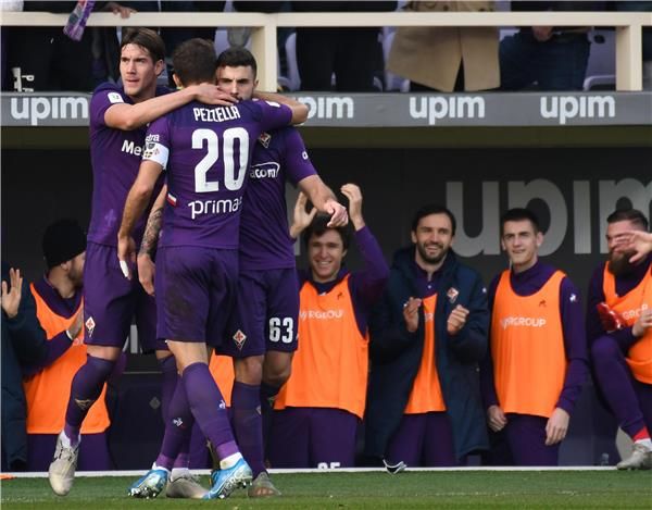 لاعبو فيورنتينا 