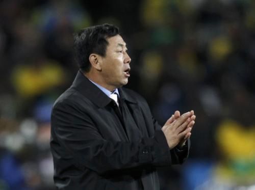 2010-06-15t205104z_01_cdg36_rtridsp_3_soccer-world_reuters