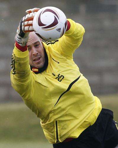 2010-12-14t121141z_01_pnn01_rtridsp_3_soccer-europa_reuters