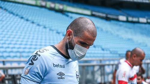 من مباراة جريميو وسان لويز