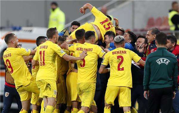 لاعبو منتخب رومانيا 