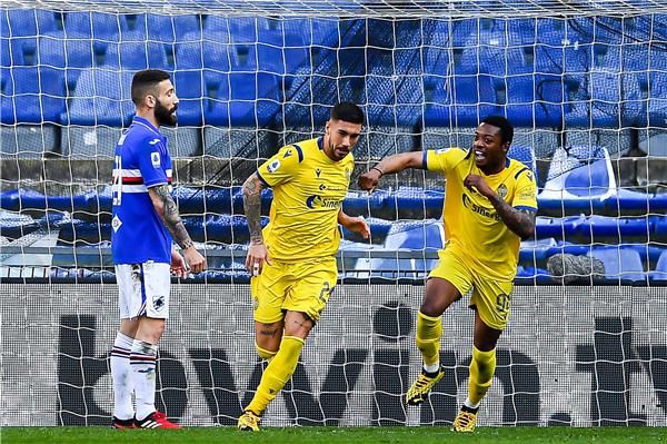 لاعبو فيرونا