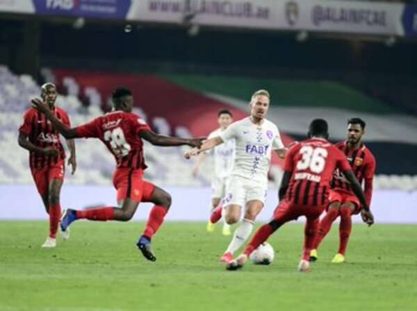 من الدوري الإماراتي