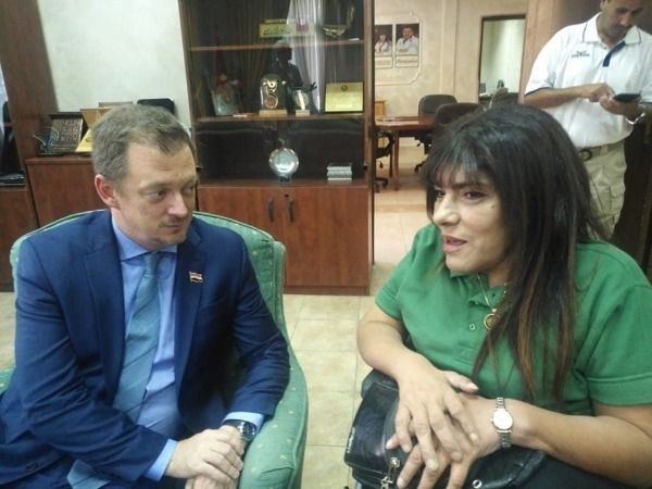 أمل البرغوثي ورئيس اللجنة البارالمبية
