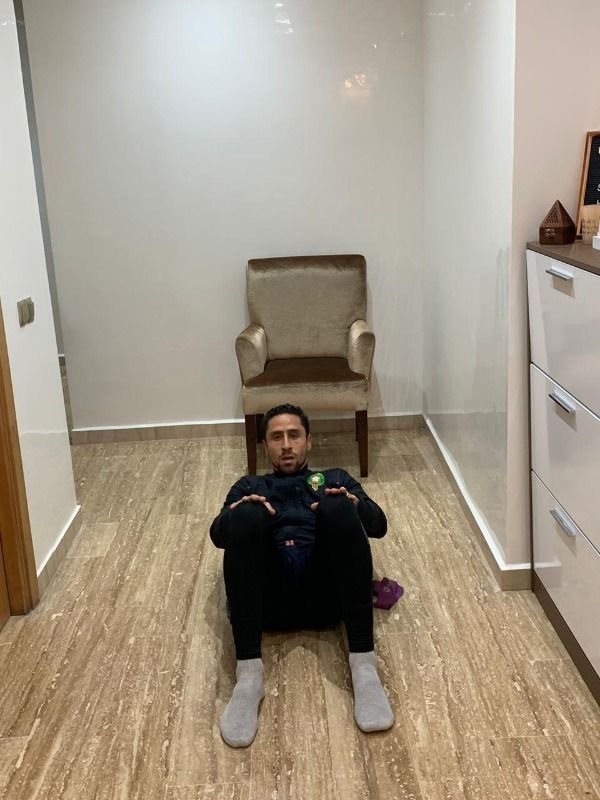 ياسر جريسي يتدرب في الحجر الصحي