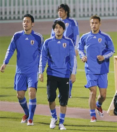 لاعبي اليابان بعد نهاية التدريبات على استاد الأهلي