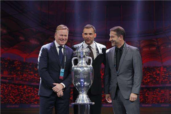 شيفتشينكو في الوسط