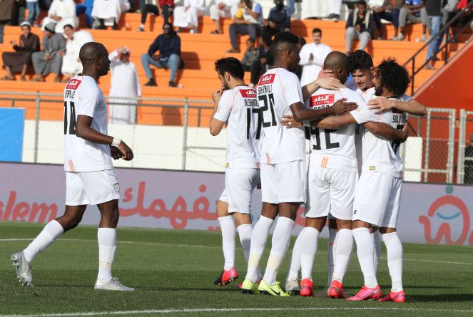 لاعبو الشباب  