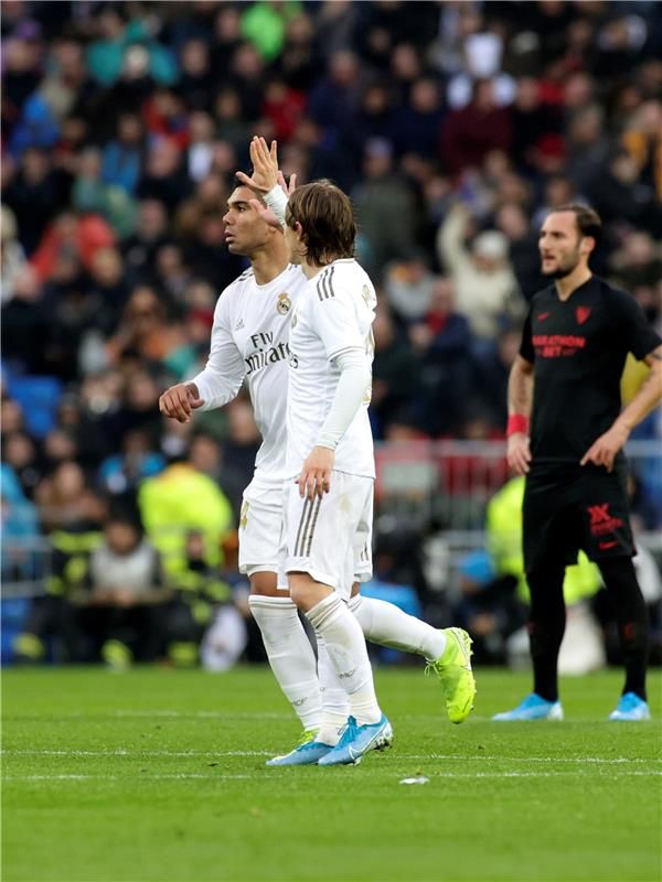 مودريتش وكاسيميرو