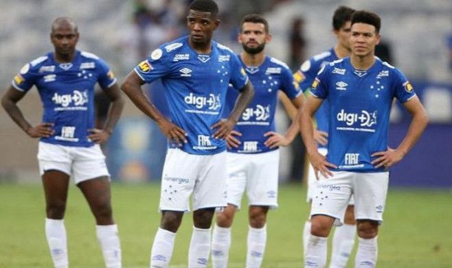 لاعبو كروزيرو