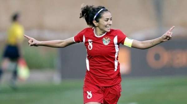 ستيفاني النبر