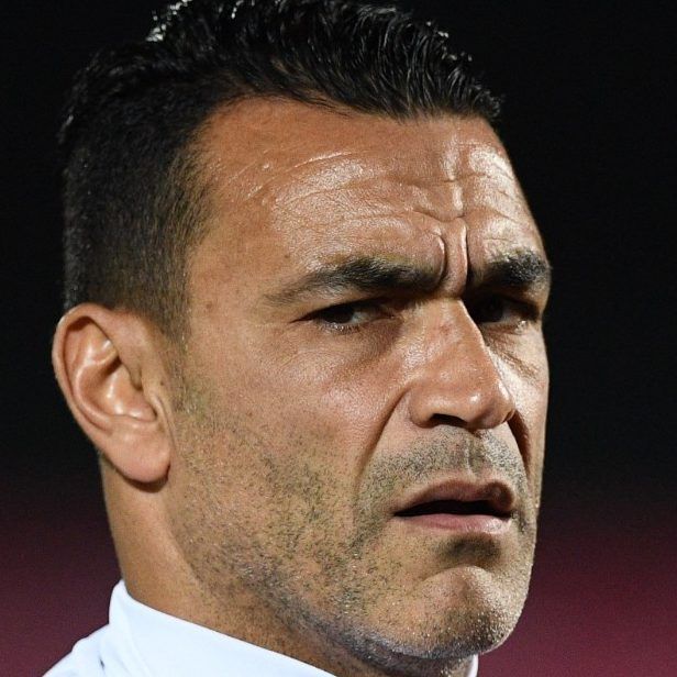 عصام الحضري