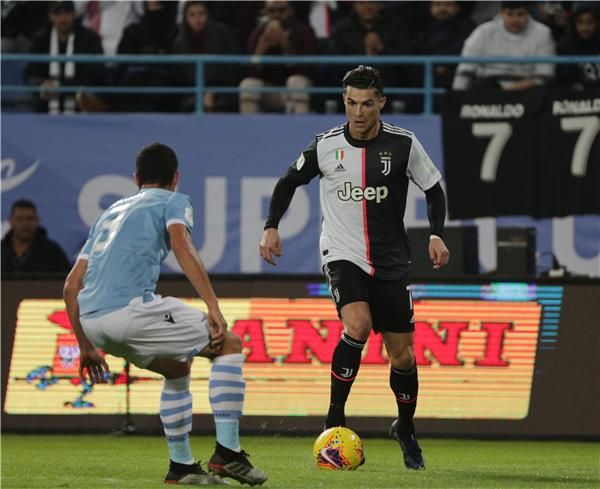 مباراة سابقة بين يوفنتوس ولاتسيو