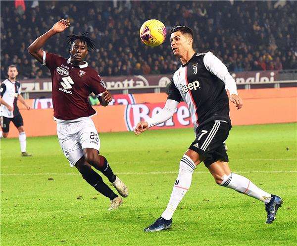 ديربي سابق بين يوفنتوس وتورينو