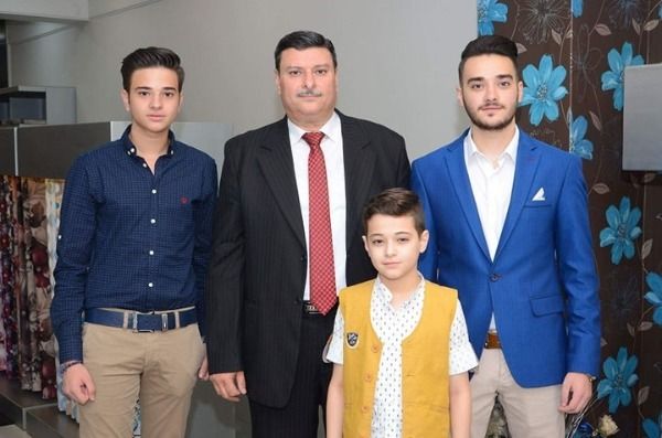 ماهر نانه مع أسرته