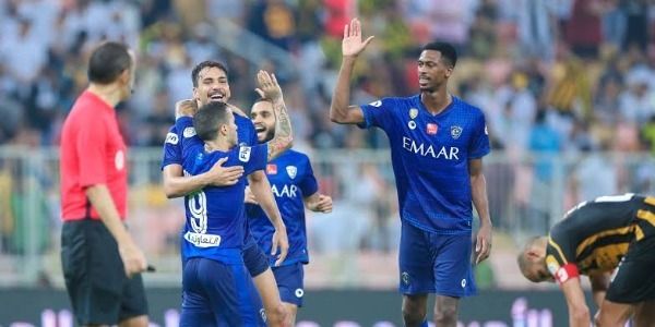 لاعبو الهلال