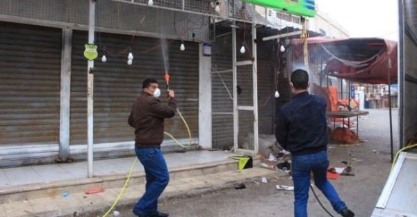 من مبادرة الوحدات في تعقيم المخيم