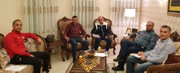 من الاجتماع