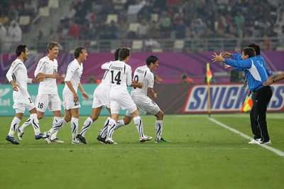 فرحة لاعبي أوزبكستان 