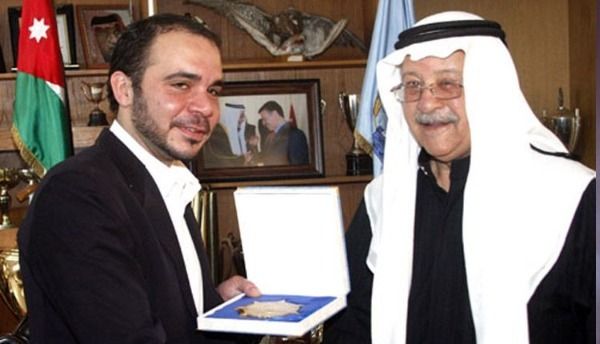 تكريم الشيخ سلطان العدوان