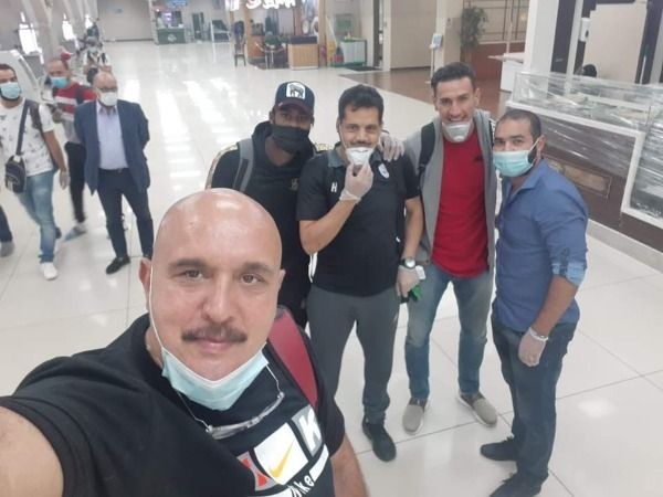 بعض الرياضيين التونسيين في مطار جدة